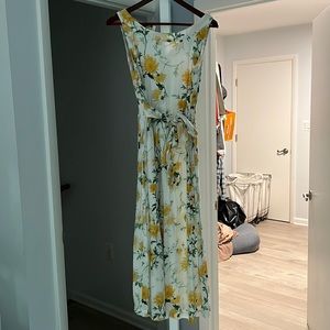 Beautiful brand new midi floral dress